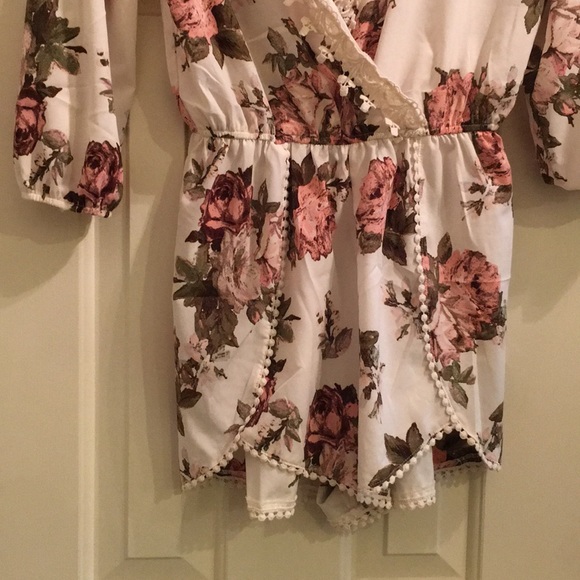 Flower print Romper - Picture 4 of 7